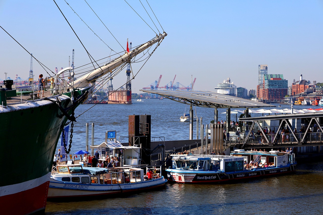 port, ships, hamburg, port of hamburg, elbe-8243437.jpg